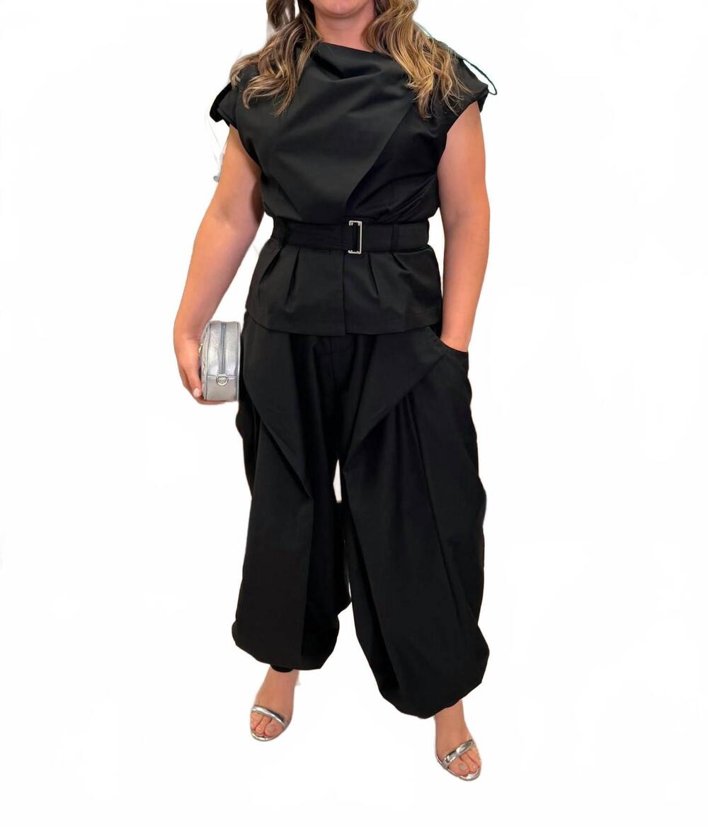NEW RIVIR safari sleeveless jacket and pants set in black